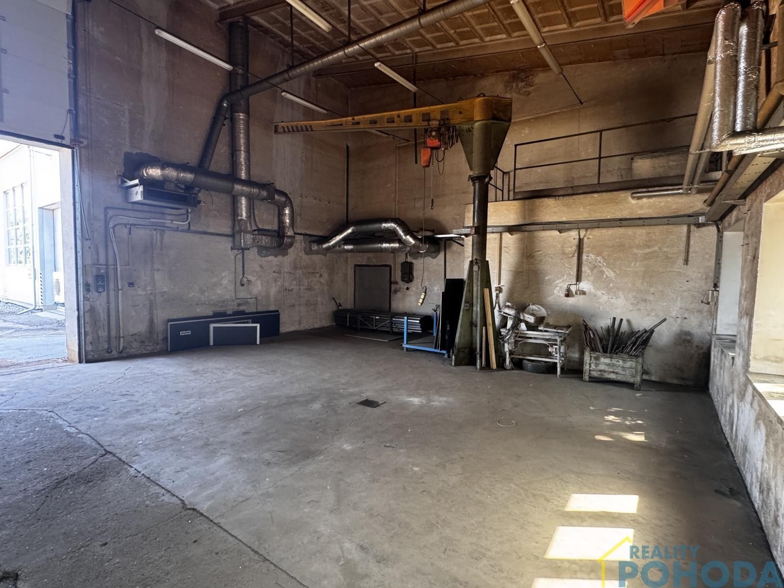 Pronájem komerčního prostoru 195 m² - foto 3