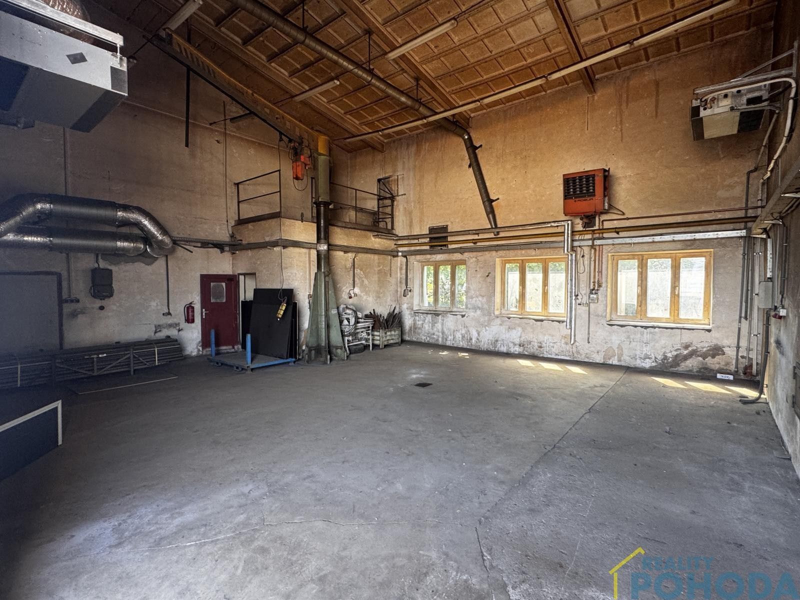 Pronájem komerčního prostoru 195 m² - foto 6