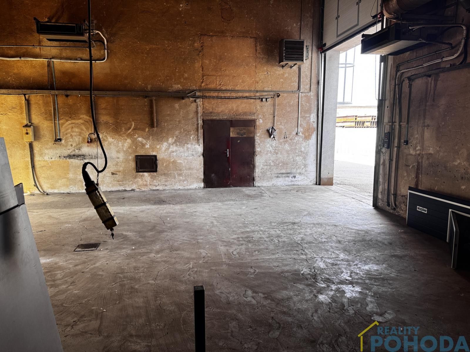 Pronájem komerčního prostoru 195 m² - foto 7