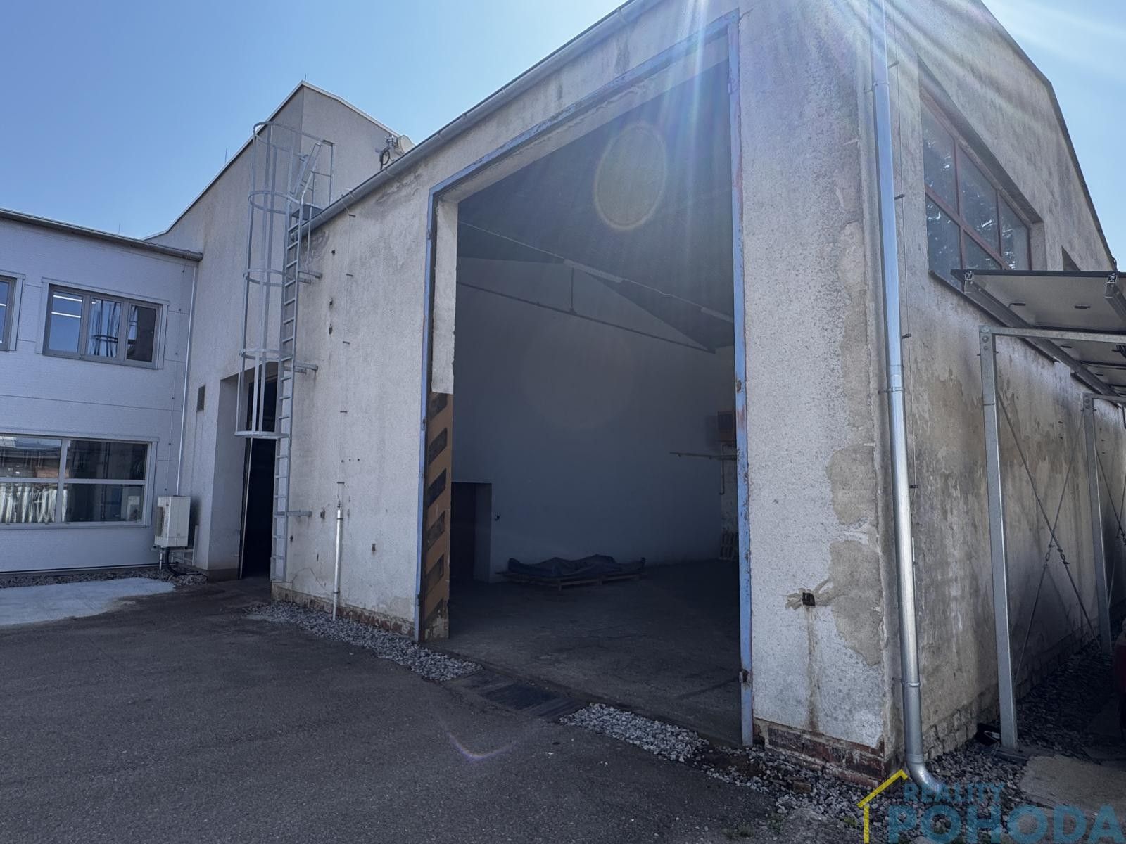 Pronájem komerčního prostoru 195 m² - foto 21