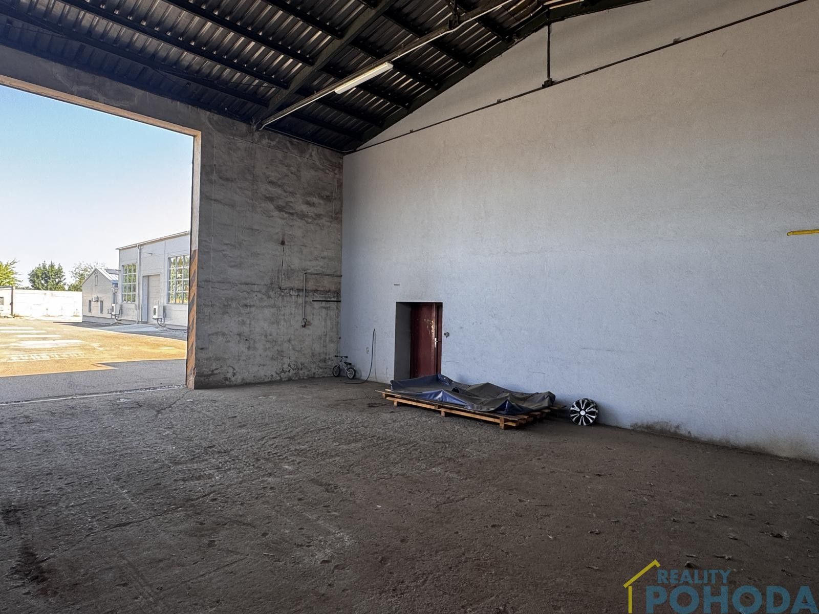 Pronájem komerčního prostoru 195 m² - foto 26