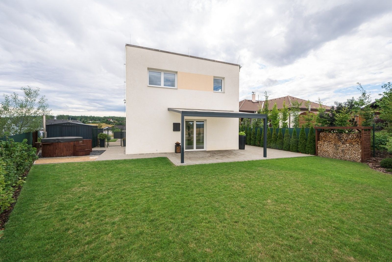 Prodej bytu 4+kk 95 m² - foto 2