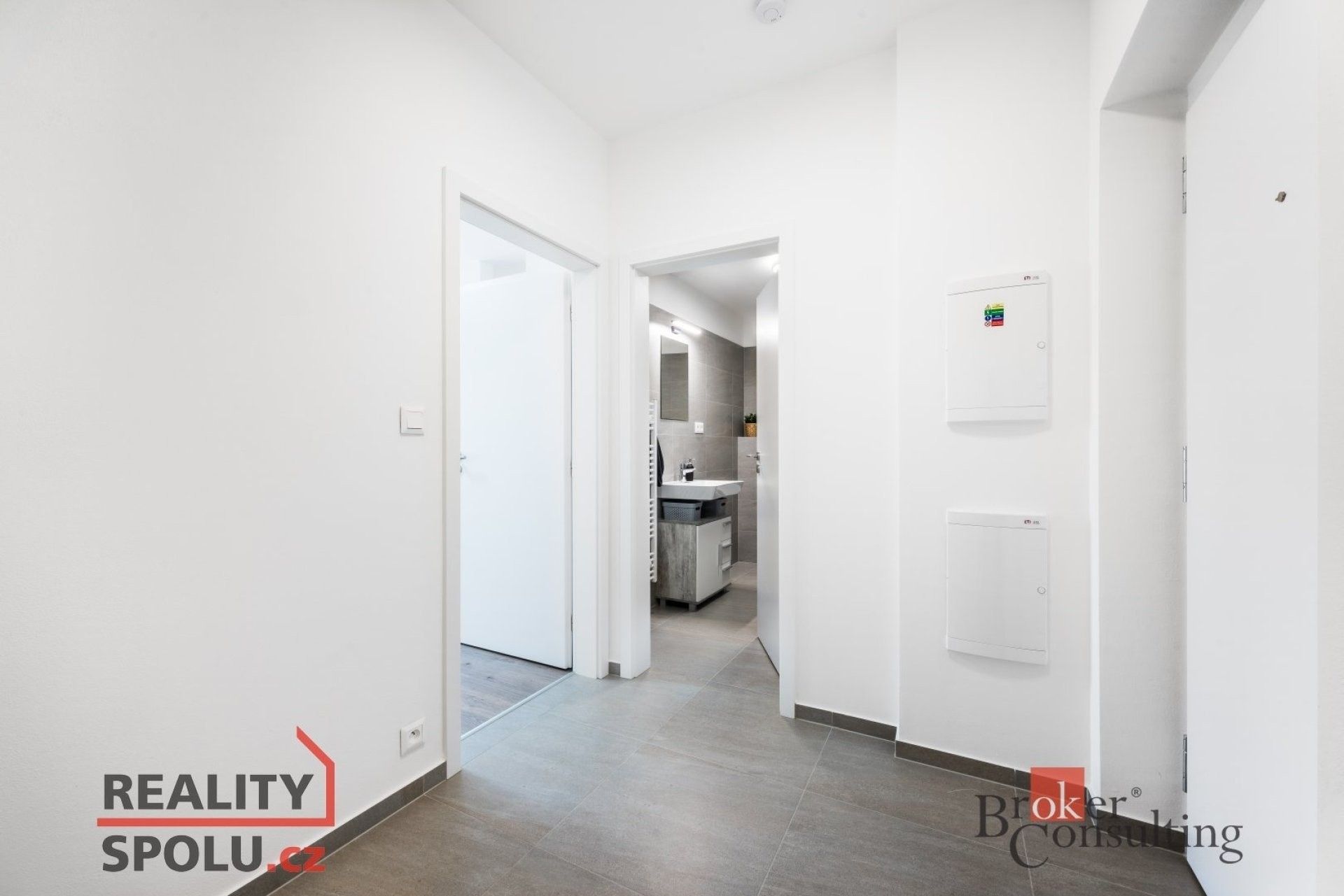 Prodej bytu 1+kk 30 m² - foto 2