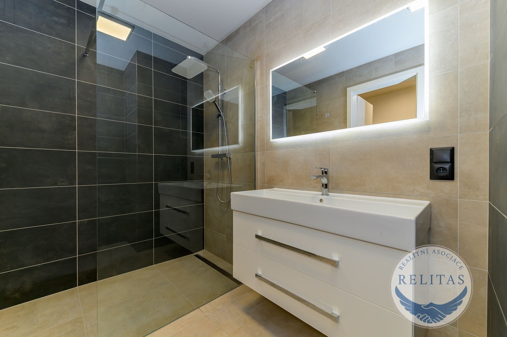 Pronájem bytu 2+kk 52 m² - foto 9
