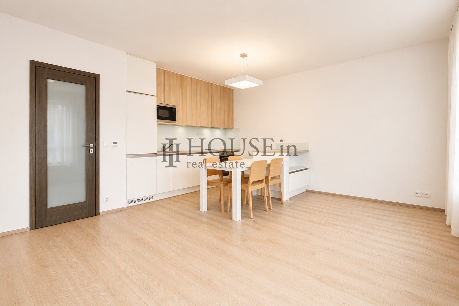 Pronájem bytu 2+kk 70 m² - foto 2