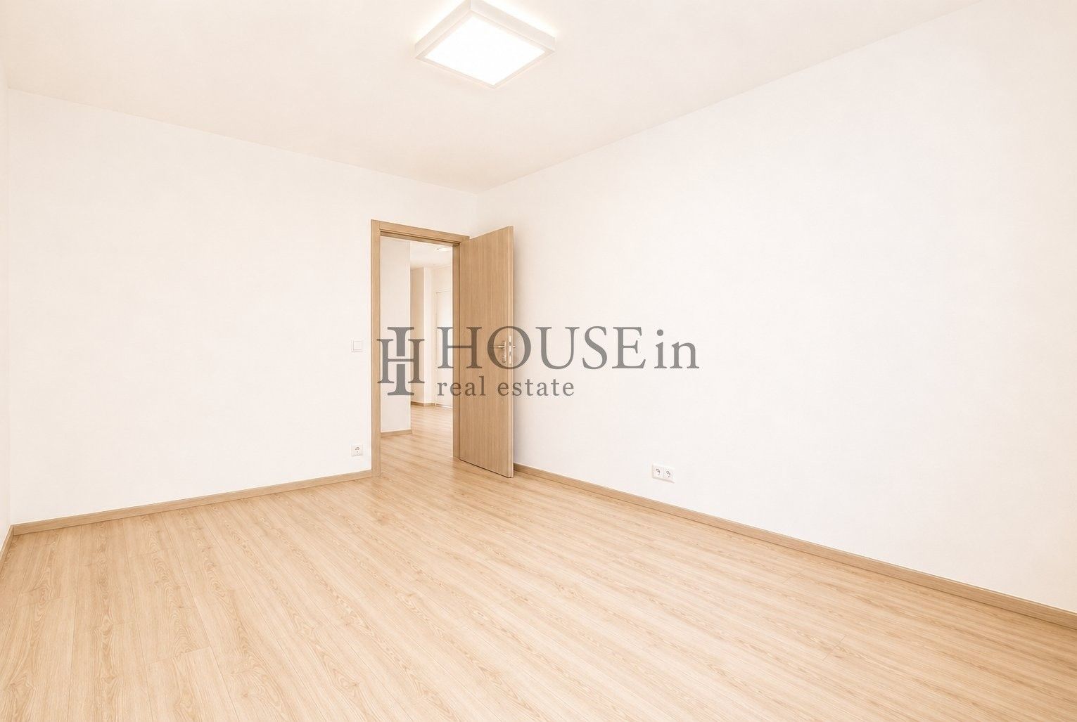 Pronájem bytu 2+kk 70 m² - foto 8
