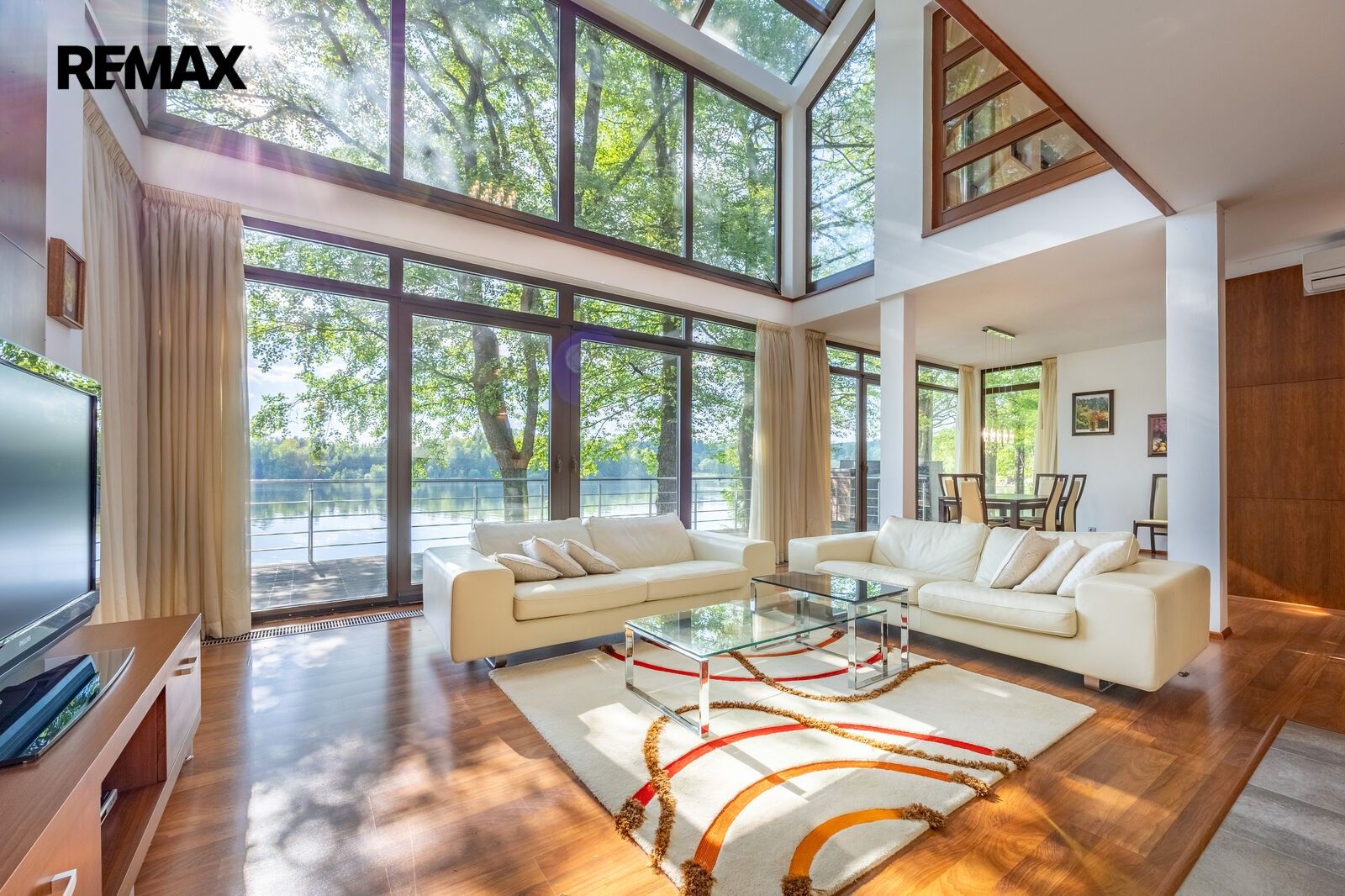 Prodej domu 325 m² - foto 1