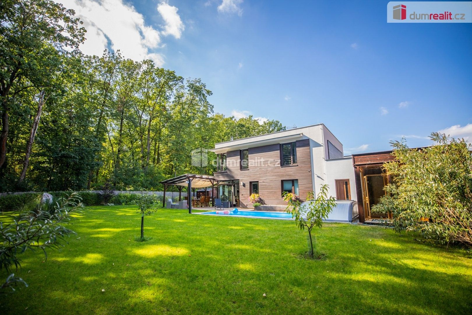Prodej domu 249 m² - foto 1