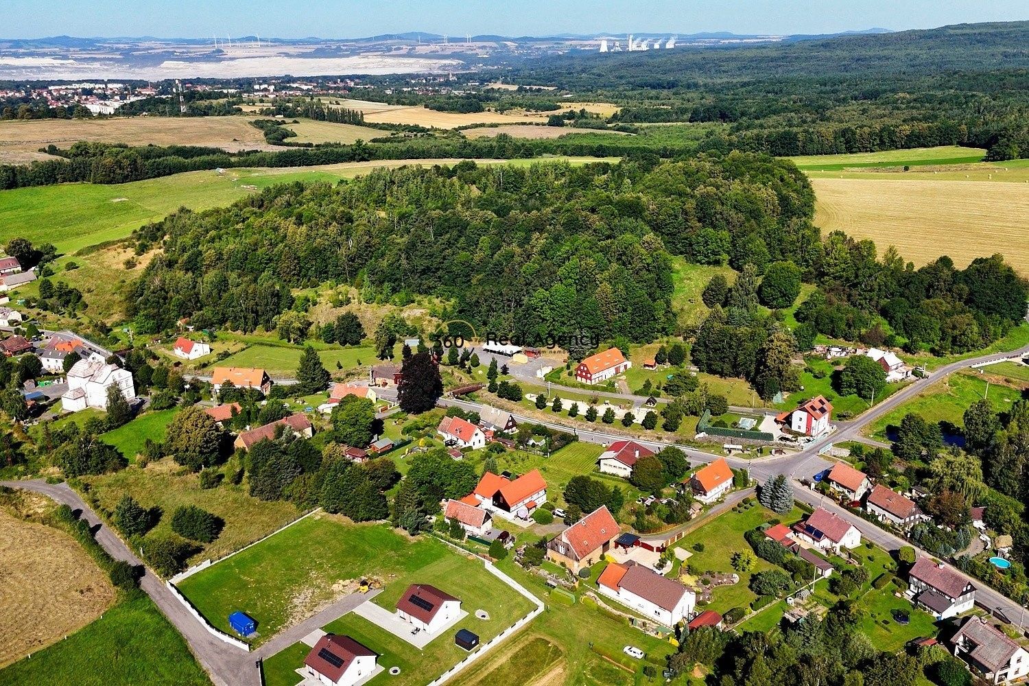 Prodej nemovitosti - foto 2