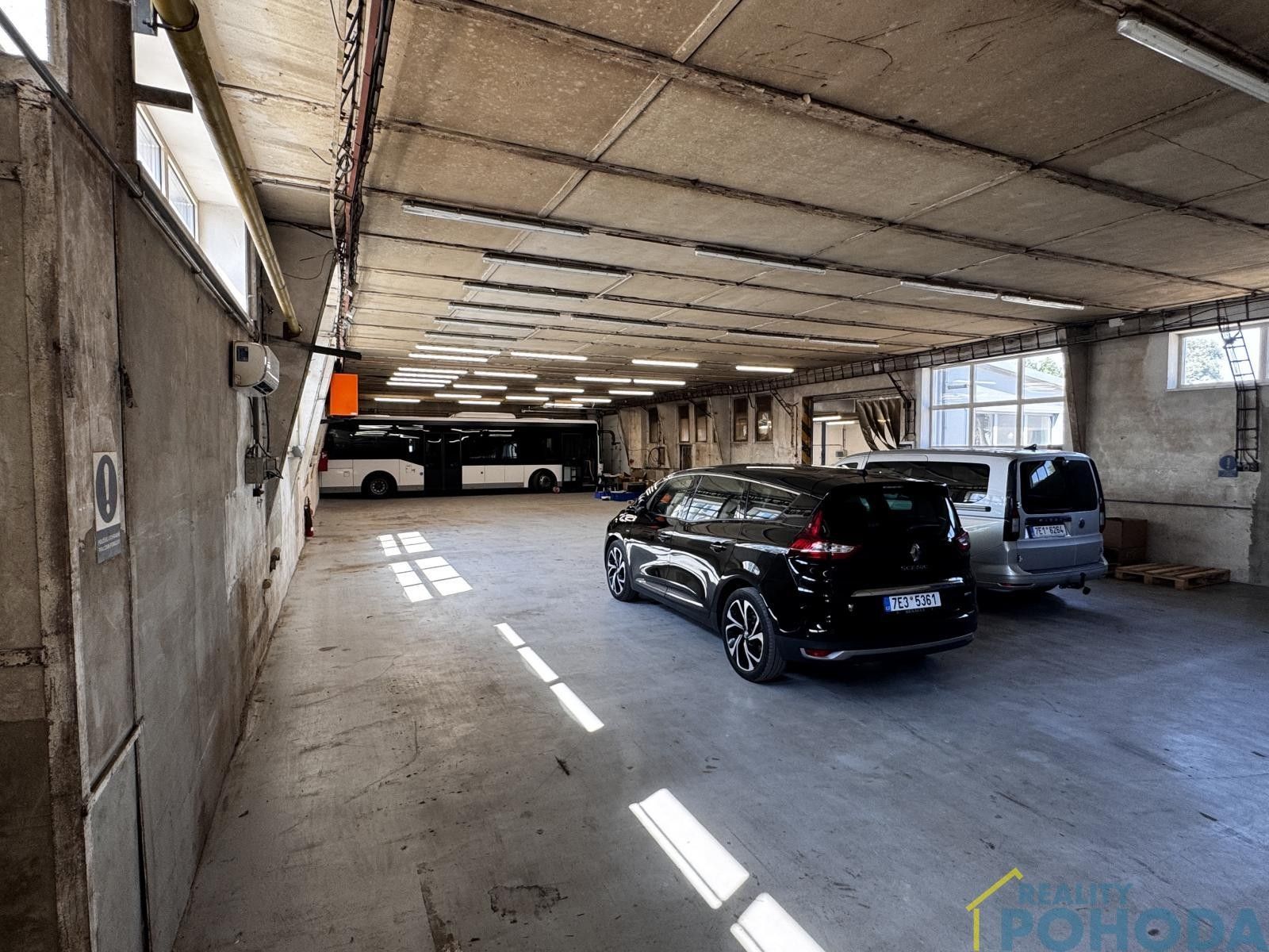 Pronájem komerčního prostoru 557 m² - foto 6