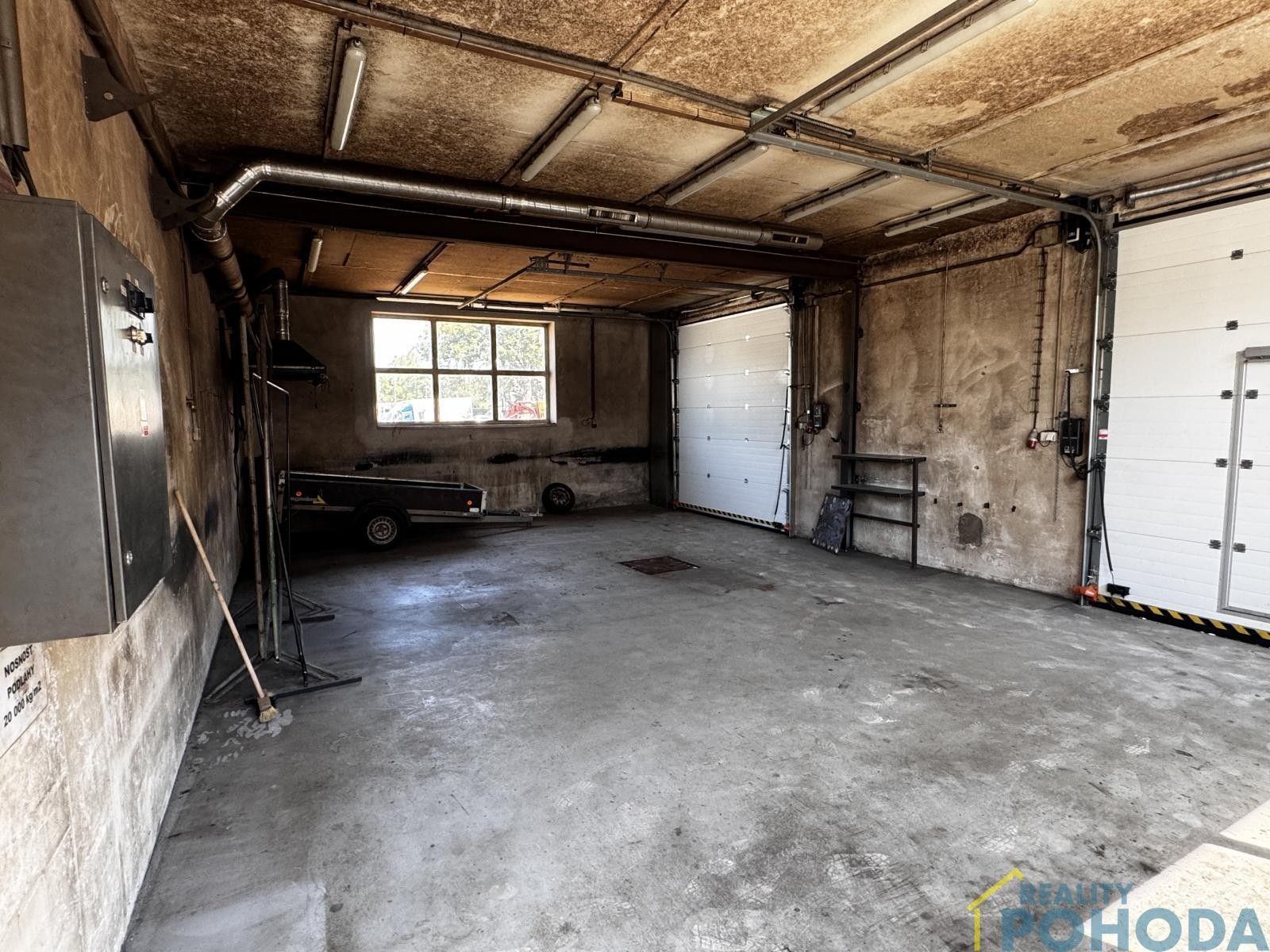 Pronájem komerčního prostoru 557 m² - foto 11