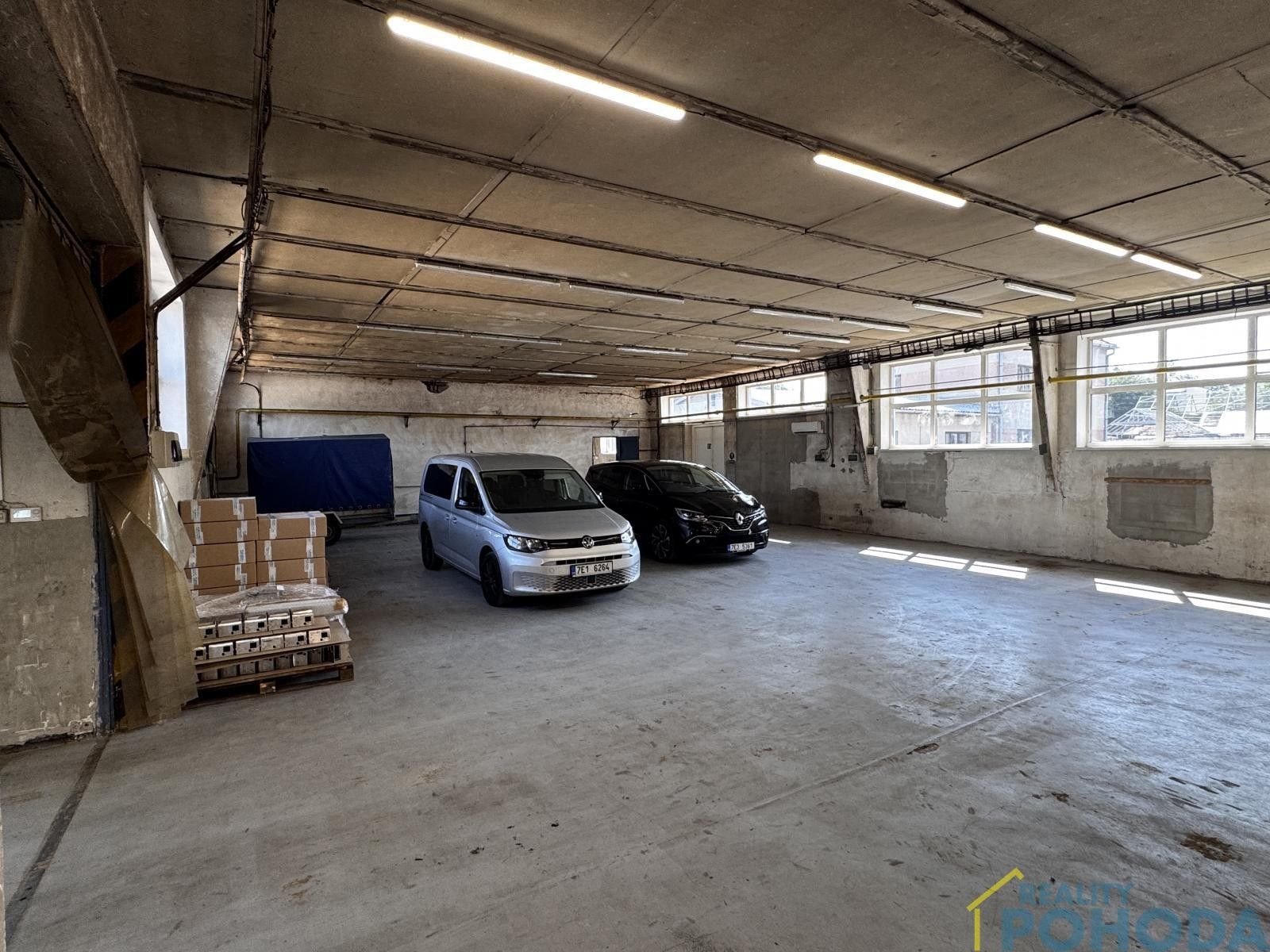 Pronájem komerčního prostoru 557 m² - foto 15