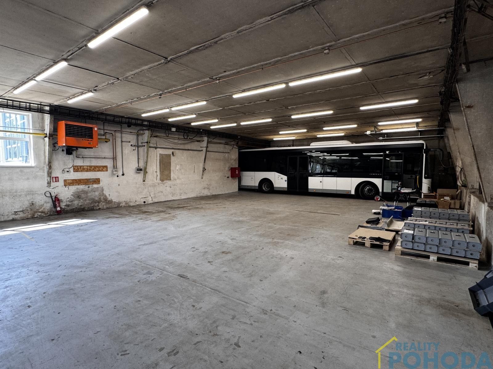 Pronájem komerčního prostoru 557 m² - foto 16