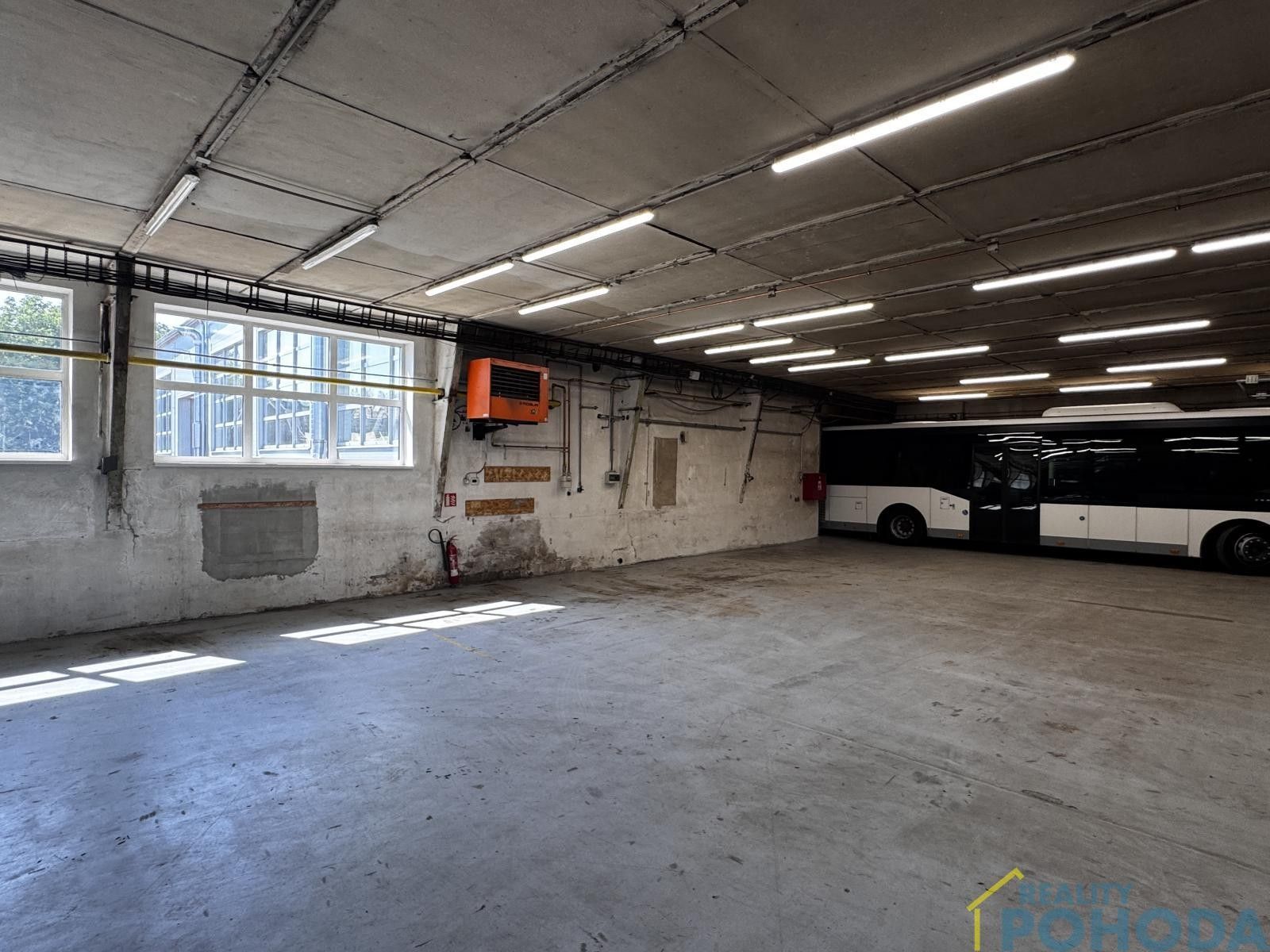 Pronájem komerčního prostoru 557 m² - foto 17