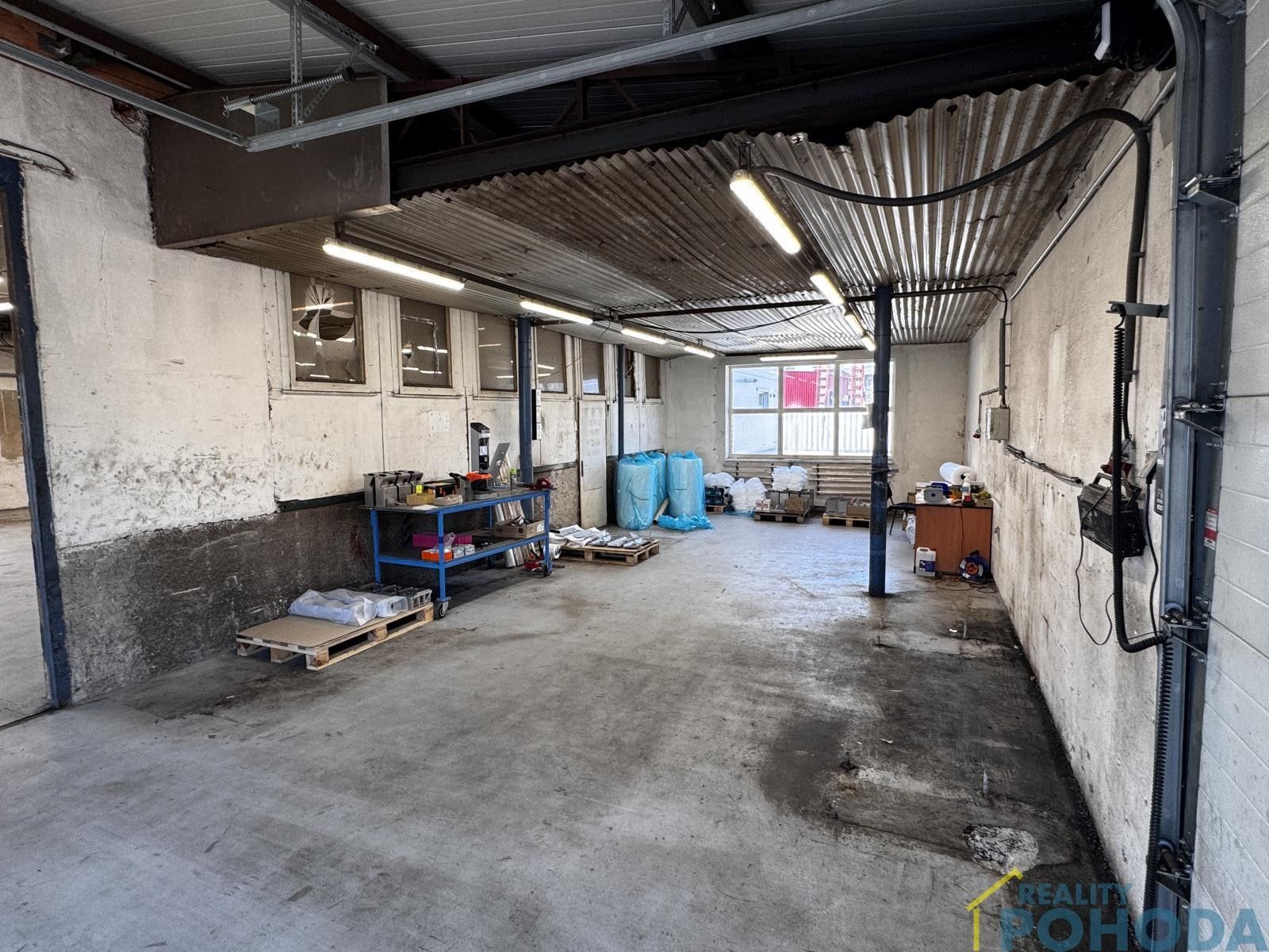 Pronájem komerčního prostoru 557 m² - foto 18