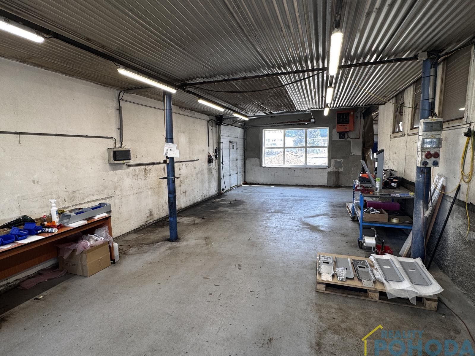 Pronájem komerčního prostoru 557 m² - foto 19