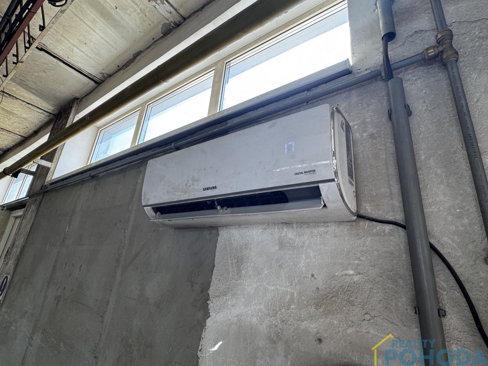 Pronájem komerčního prostoru 557 m² - foto 24