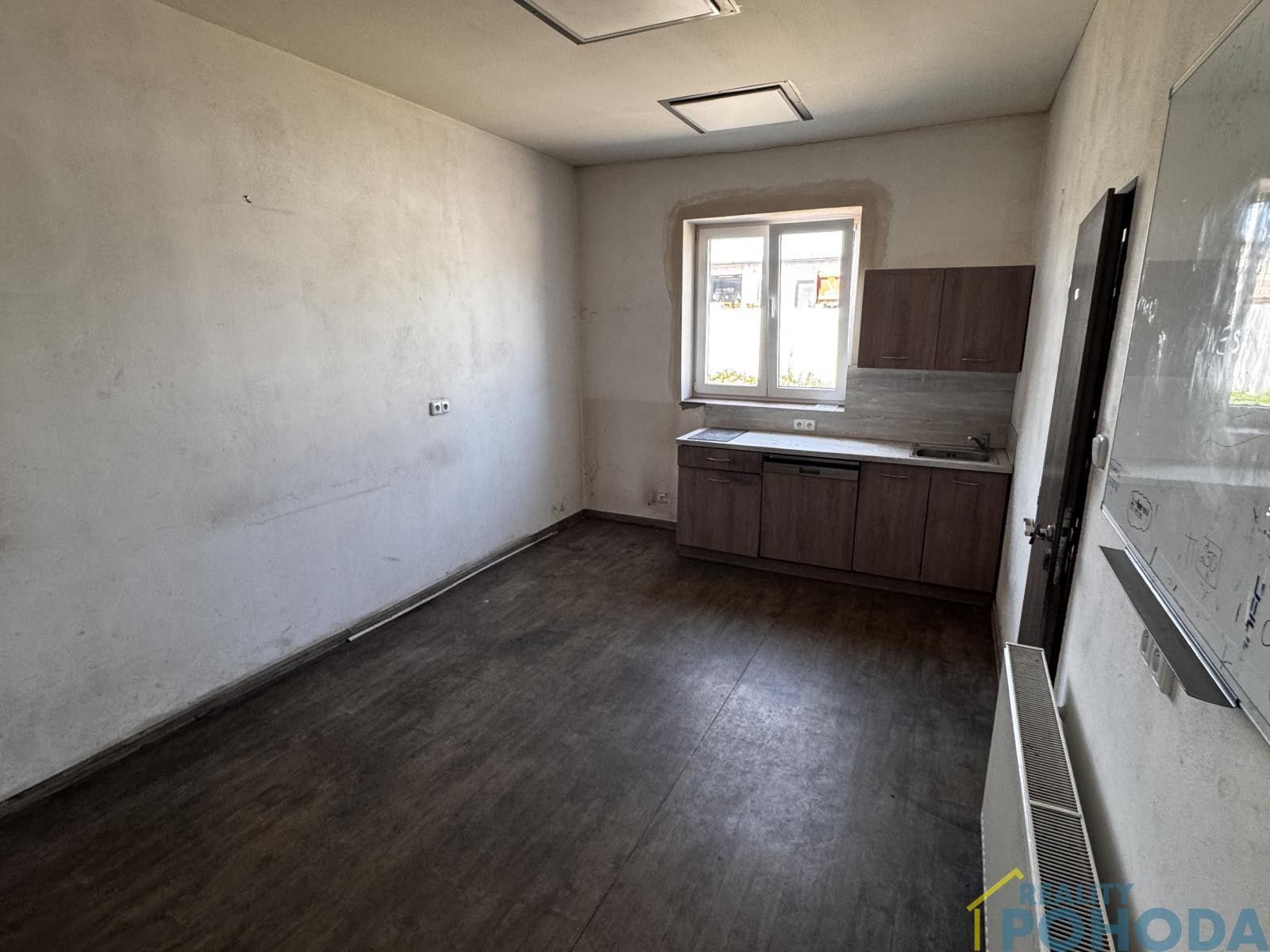Pronájem komerčního prostoru 557 m² - foto 28