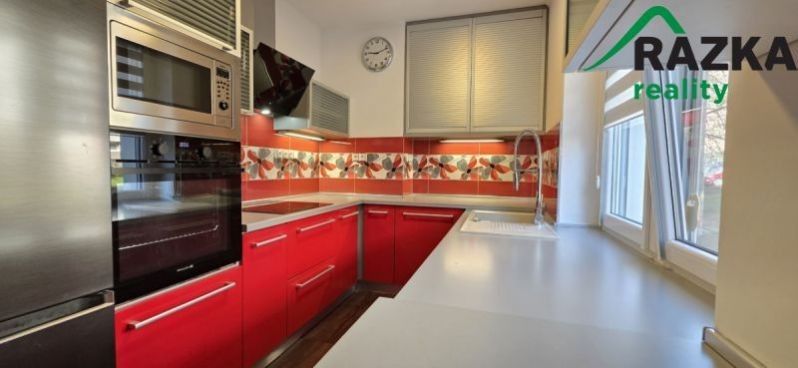 Pronájem bytu 2+1 58 m² - foto 3