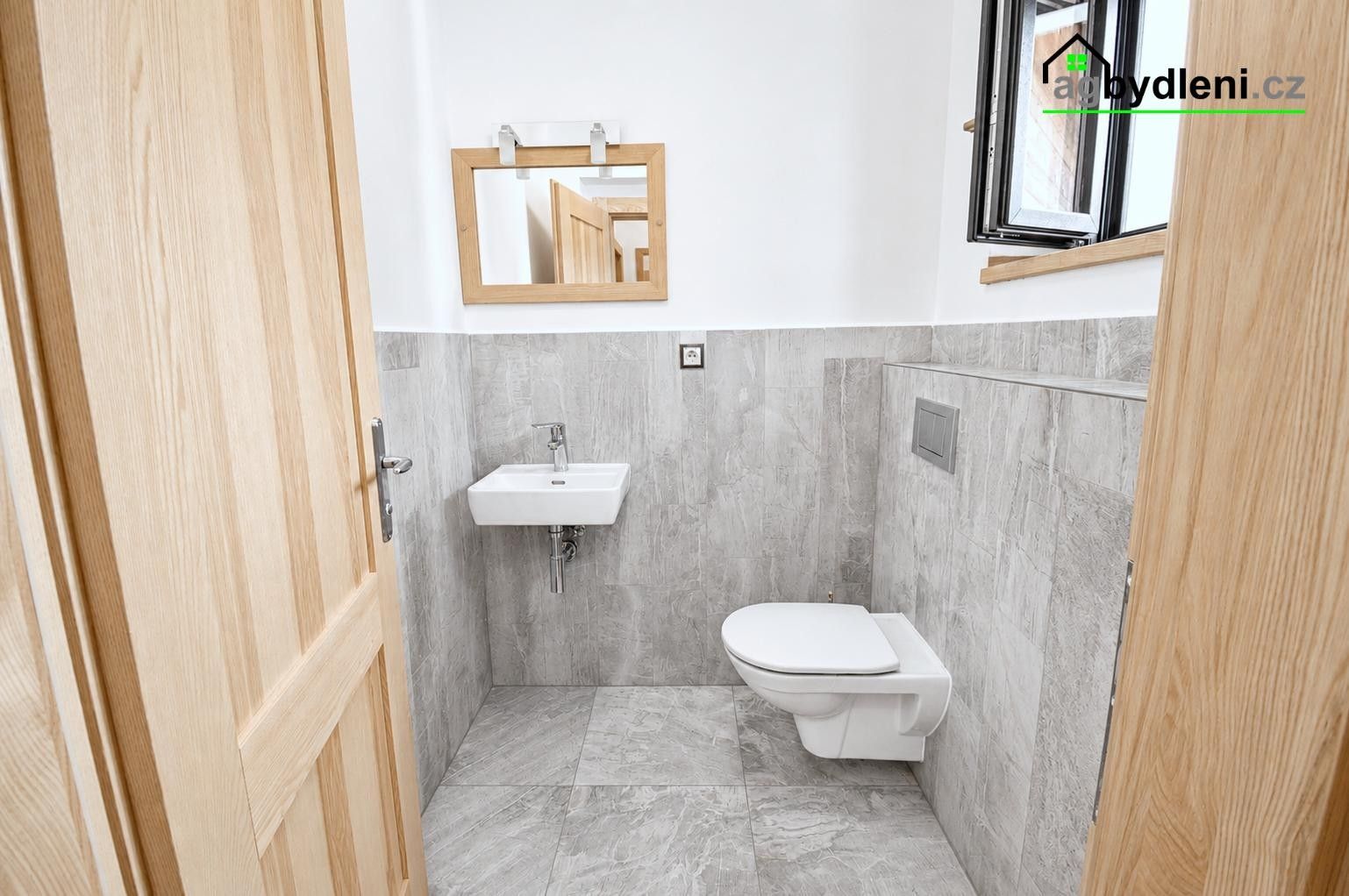 Pronájem bytu 2+1 87 m² - foto 11