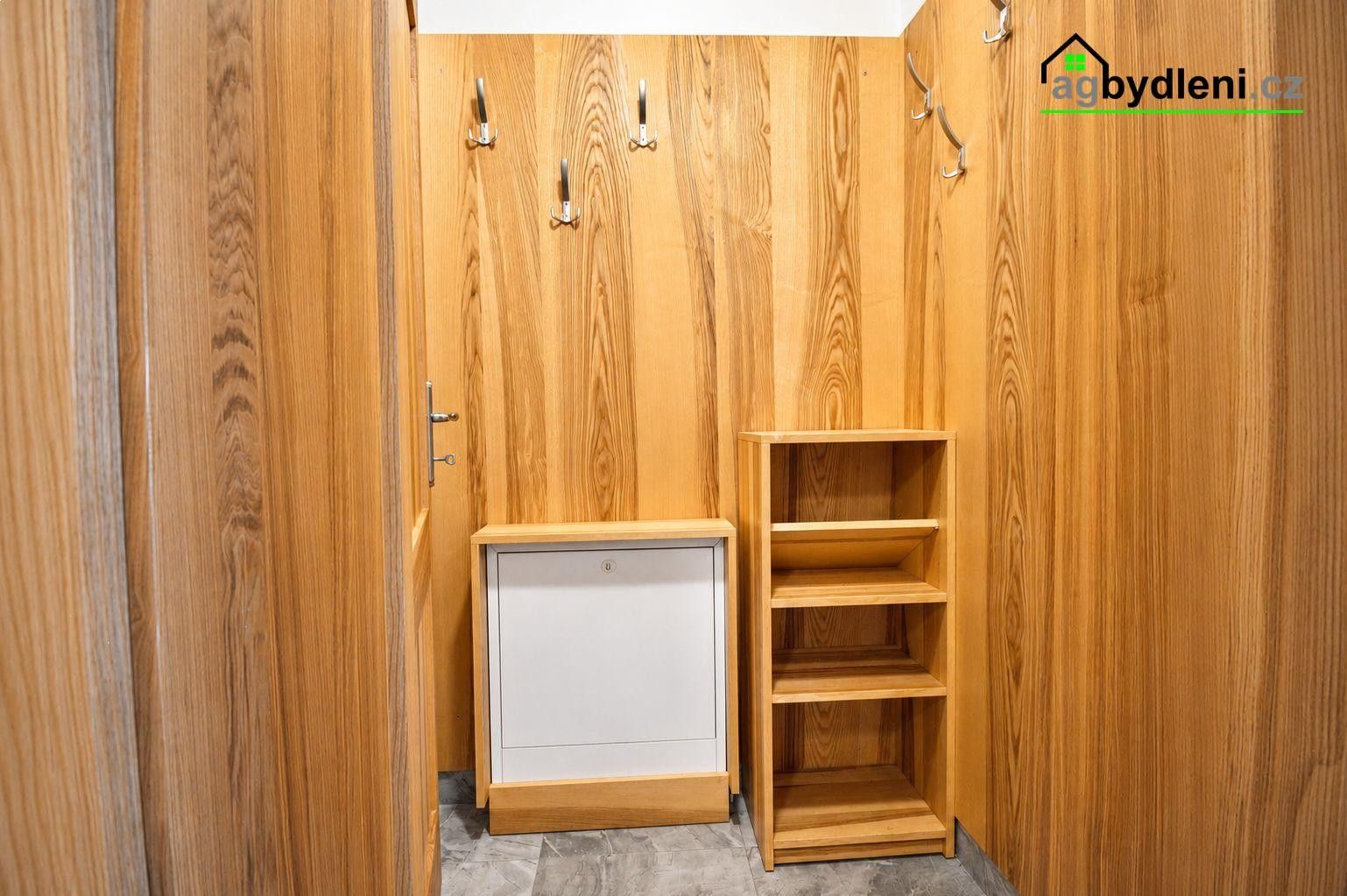 Pronájem bytu 2+1 87 m² - foto 12