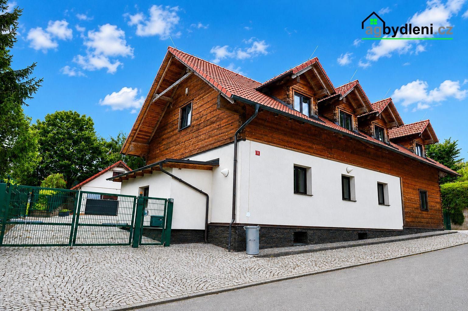 Pronájem bytu 2+1 87 m² - foto 13