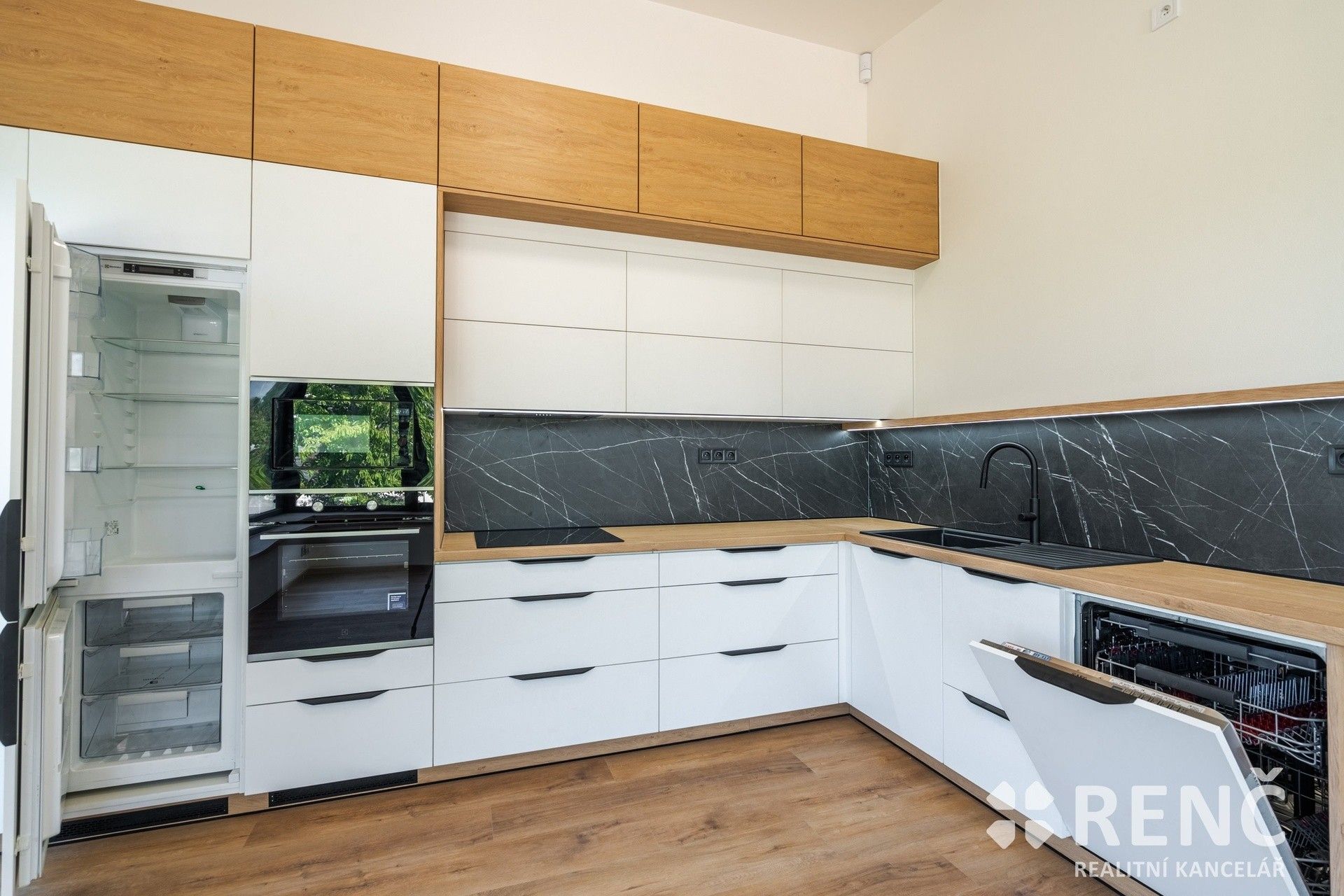 Pronájem bytu 2+kk 52 m² - foto 8