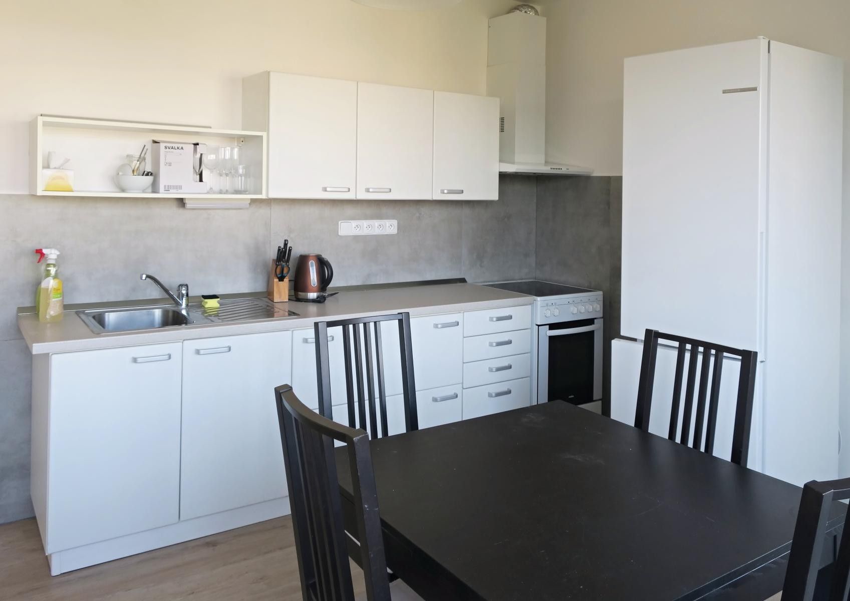 Pronájem bytu 2+kk 600 m² - foto 1