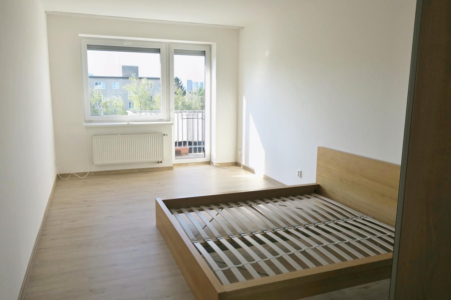 Pronájem bytu 2+kk 600 m² - foto 5