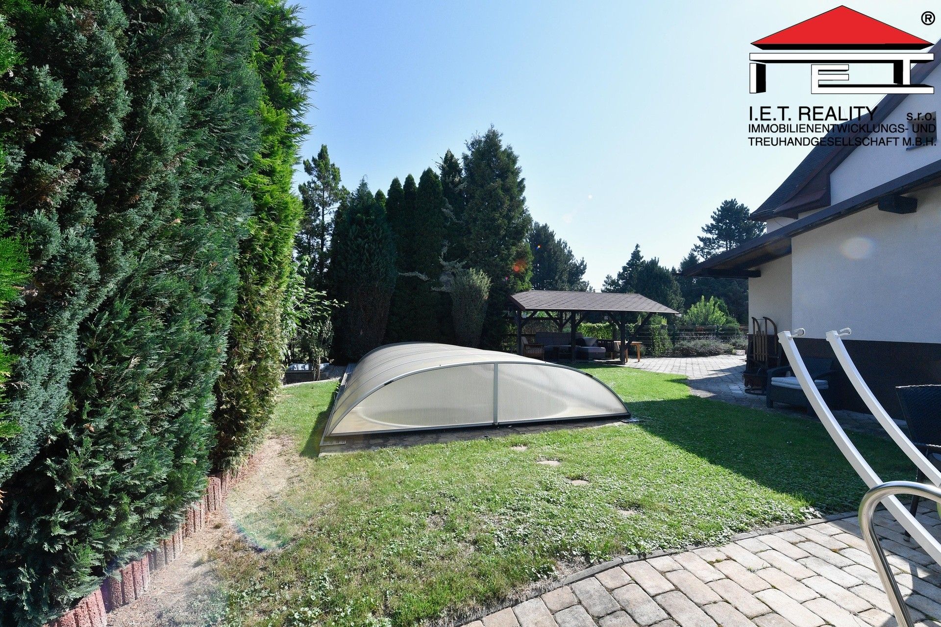 Prodej nemovitosti 255 m² - foto 13