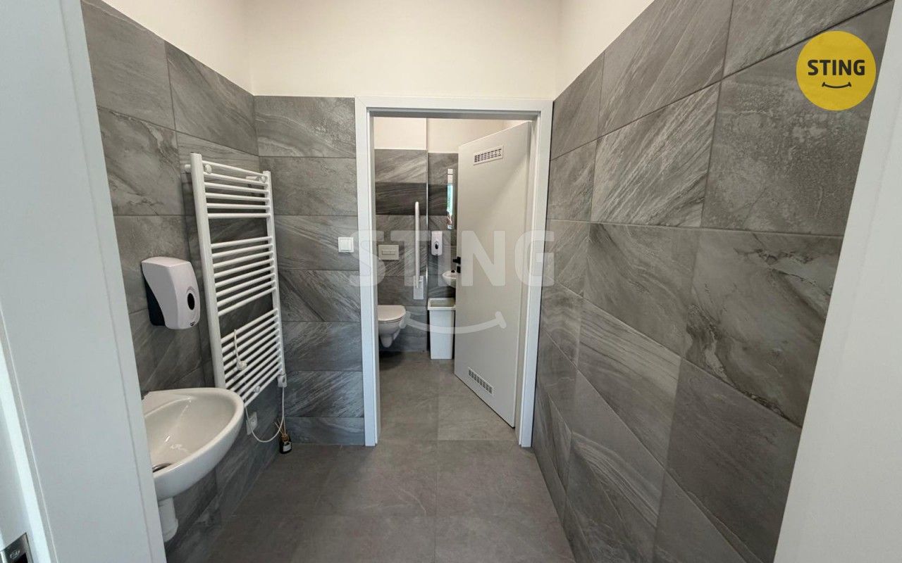 Pronájem komerčního prostoru 70 m² - foto 3