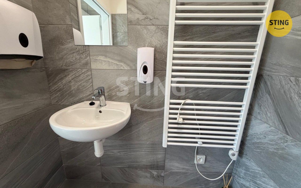 Pronájem komerčního prostoru 70 m² - foto 11
