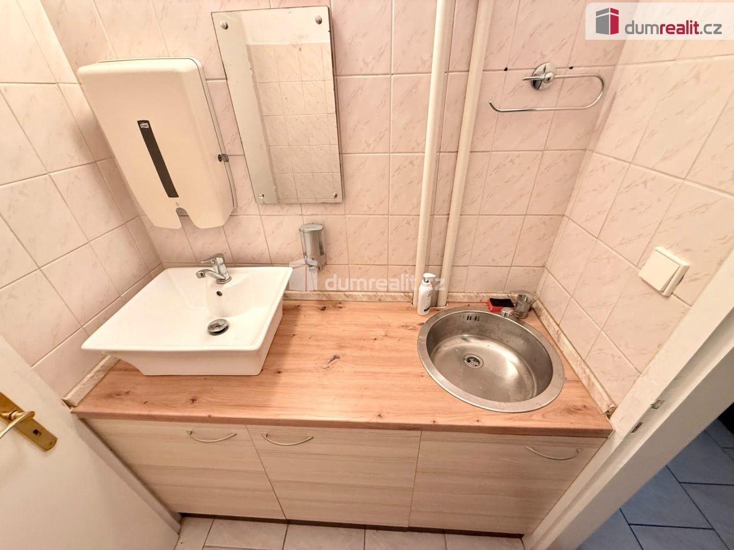Pronájem komerčního prostoru 85 m² - foto 5