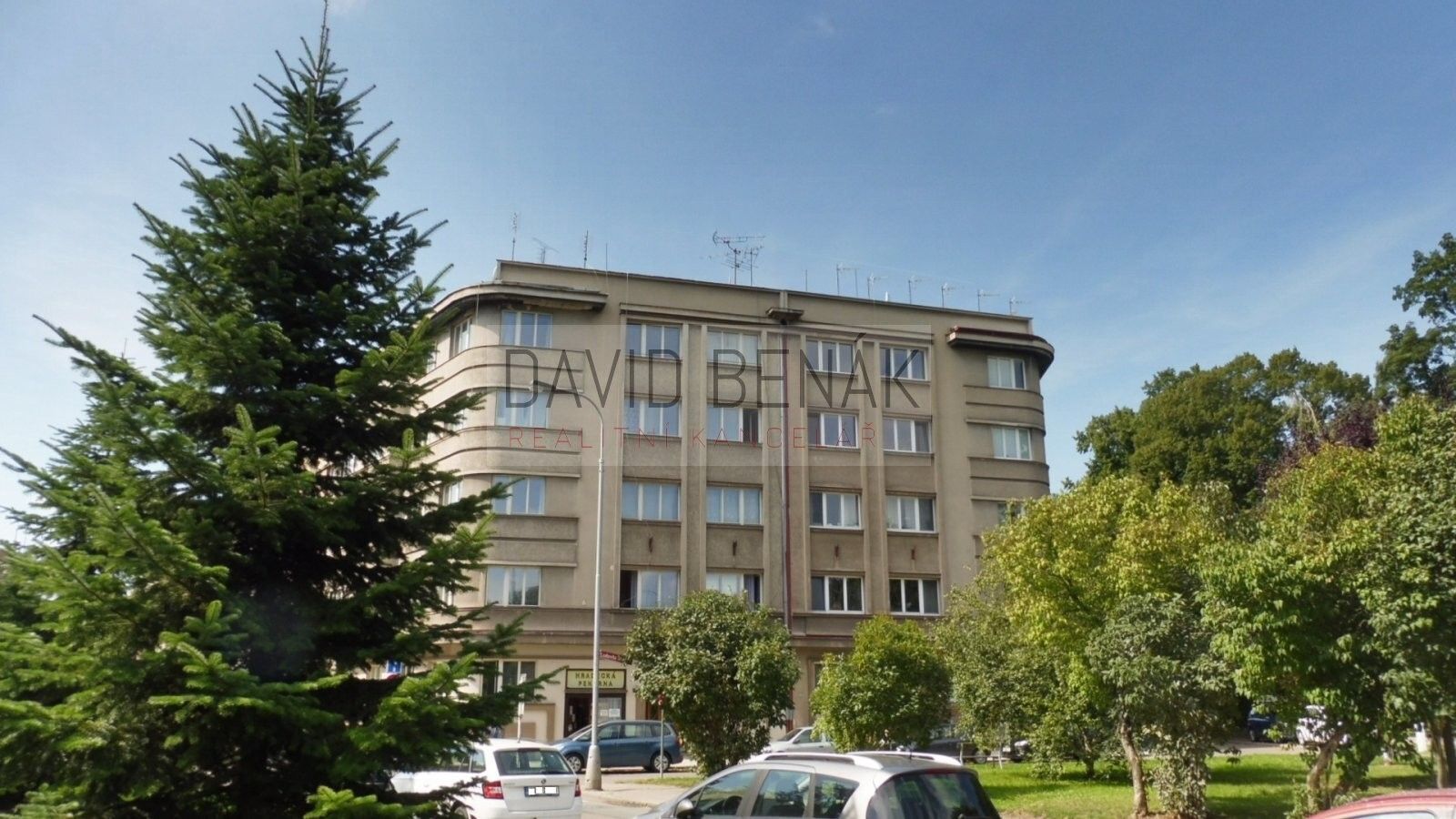 Pronájem bytu 1+1 53 m² - foto 1