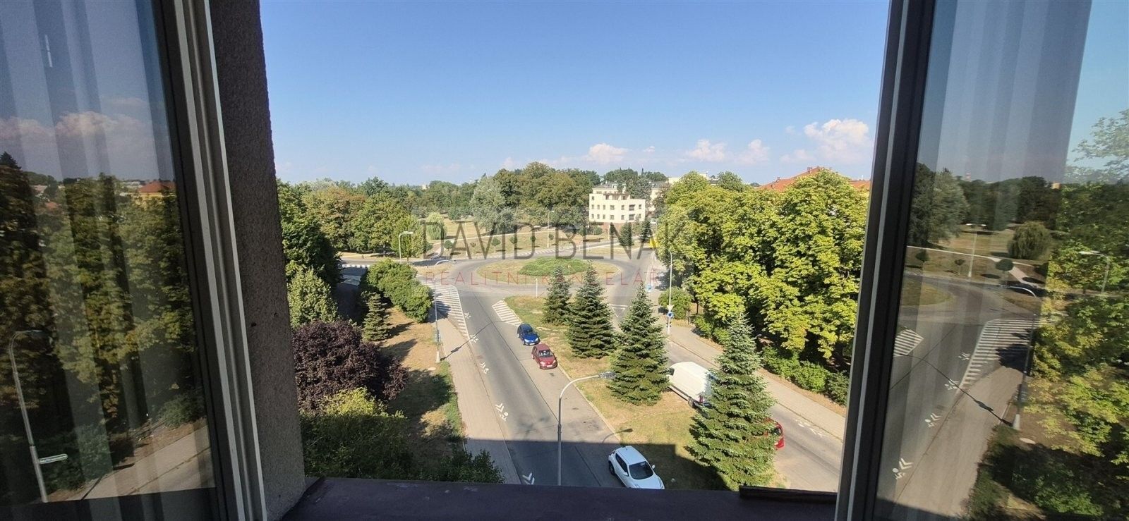 Pronájem bytu 1+1 53 m² - foto 4