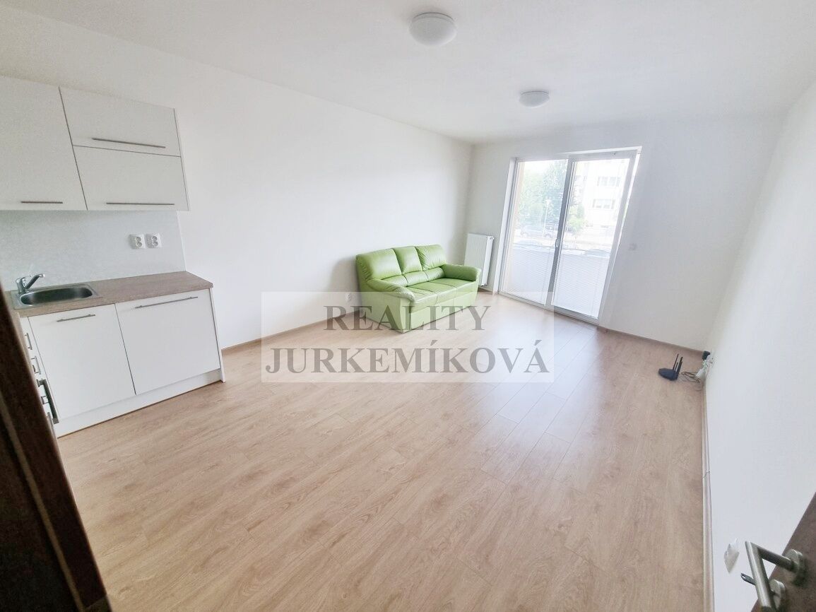 Pronájem bytu 2+kk 58 m² - foto 3