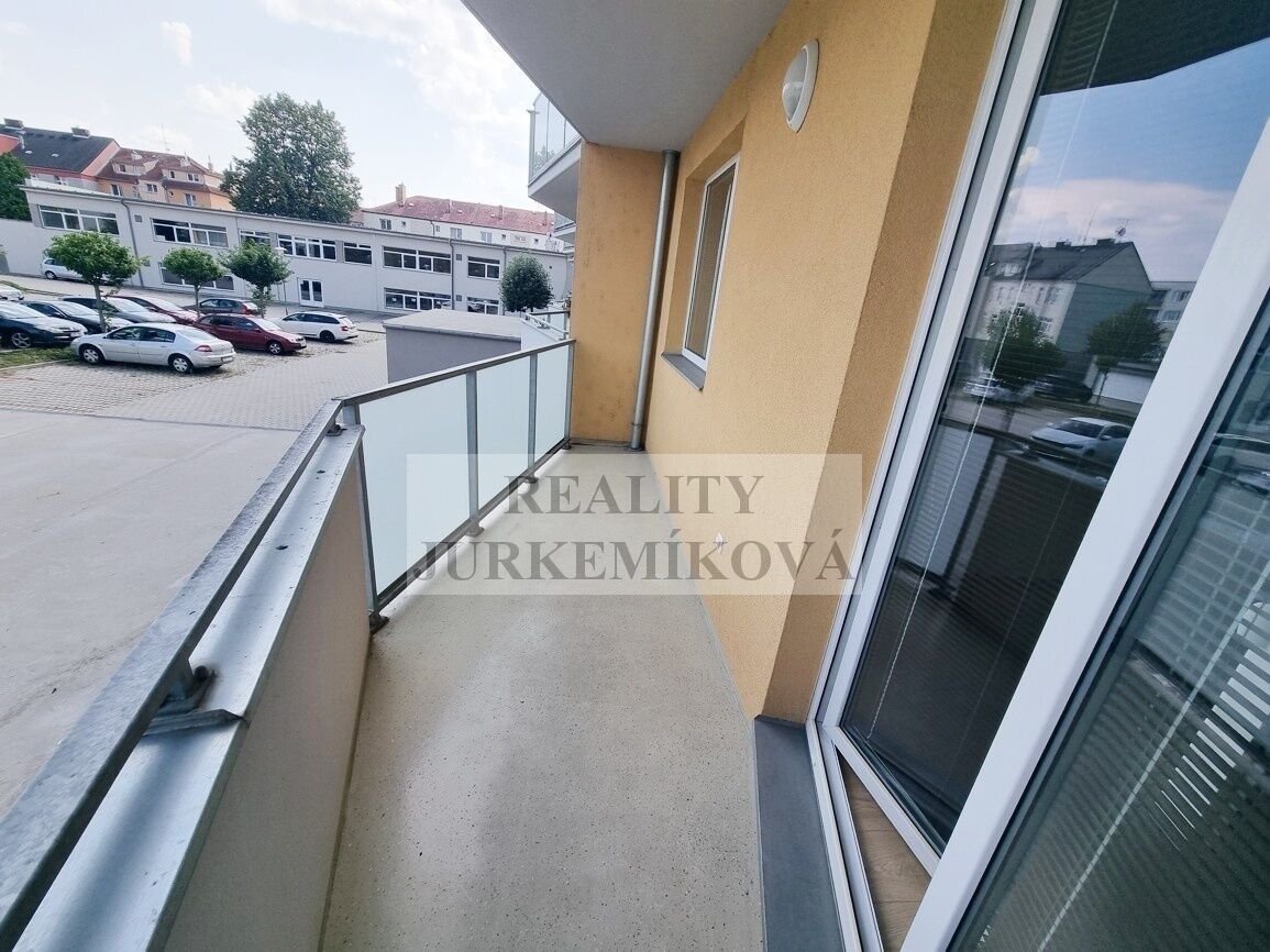 Pronájem bytu 2+kk 58 m² - foto 4