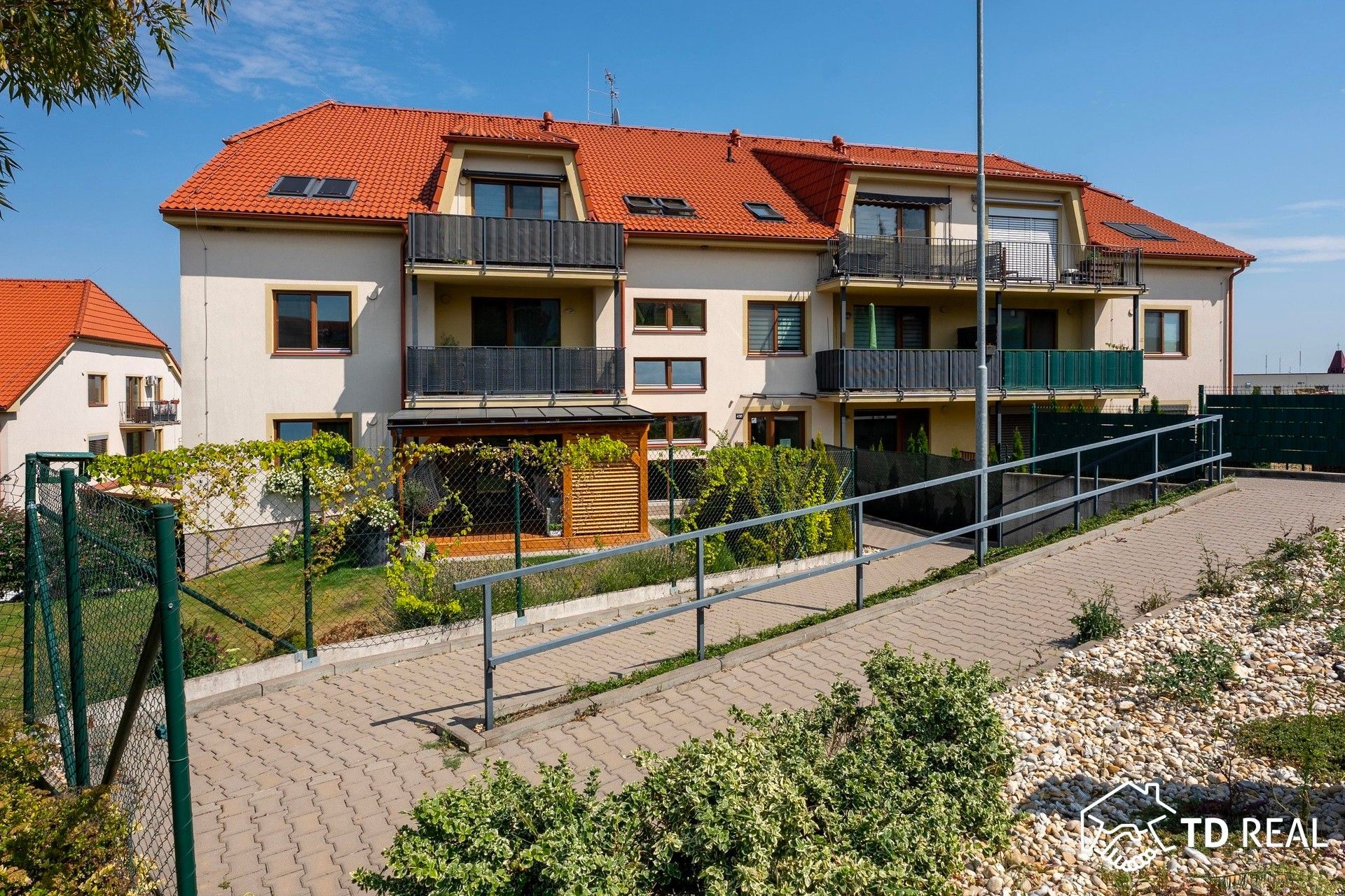 Prodej bytu 3+kk 73 m² - foto 2
