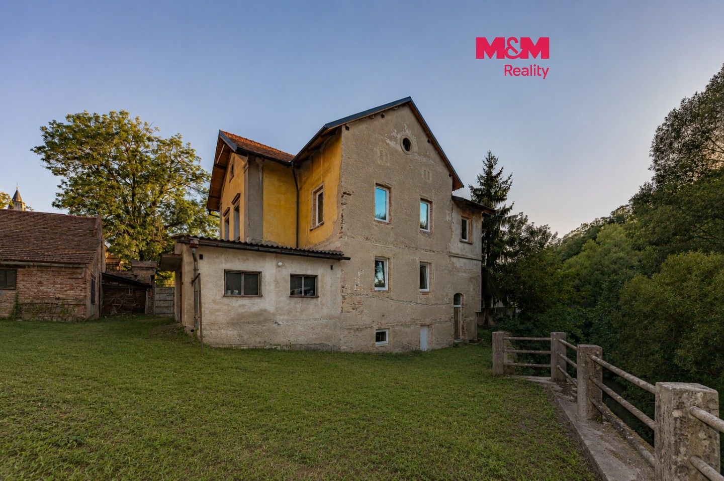 Prodej komerčního prostoru 267 m² - foto 1