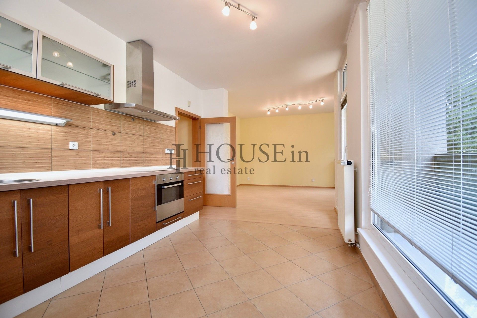 Pronájem bytu 2+kk 55 m² - foto 1