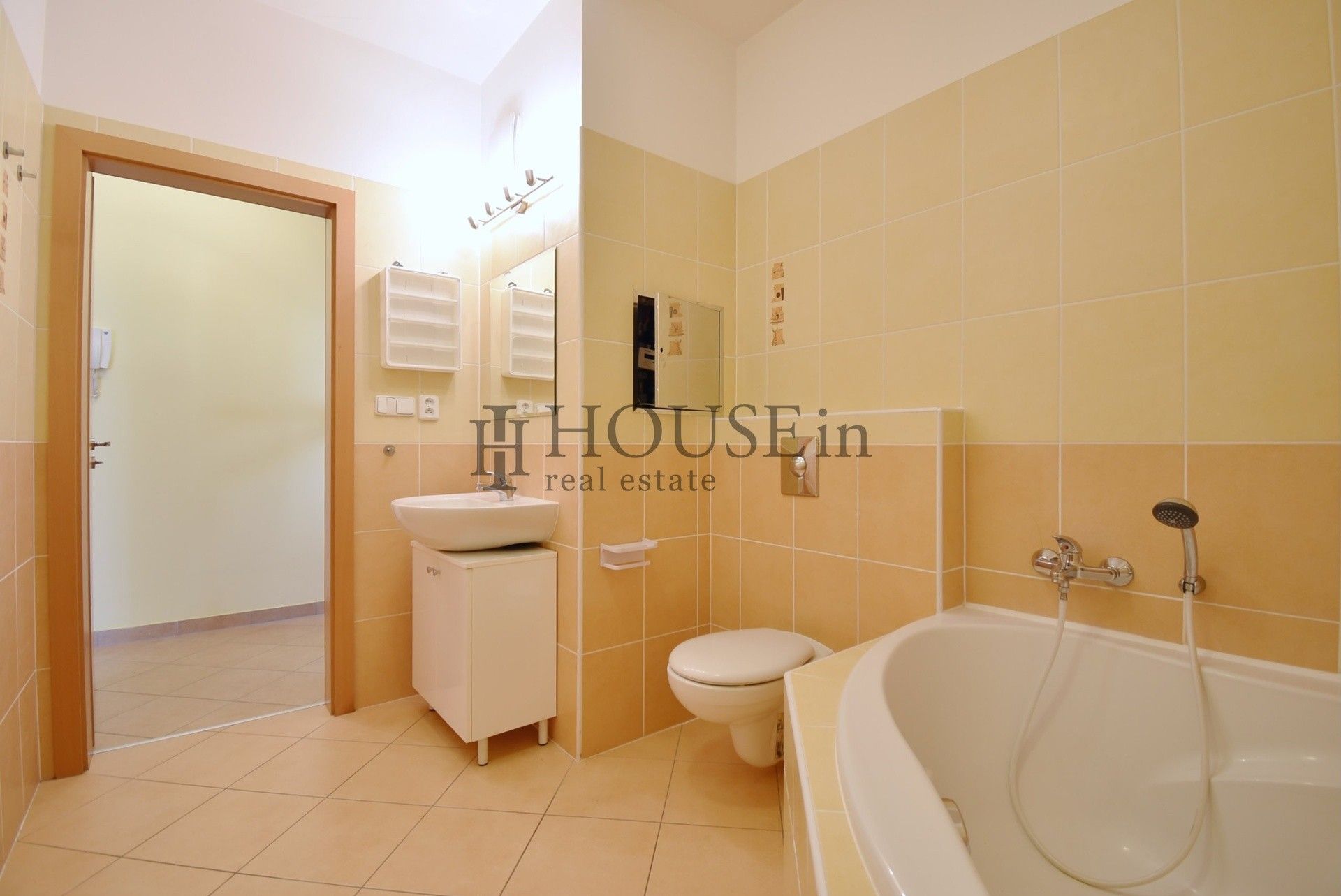 Pronájem bytu 2+kk 55 m² - foto 12
