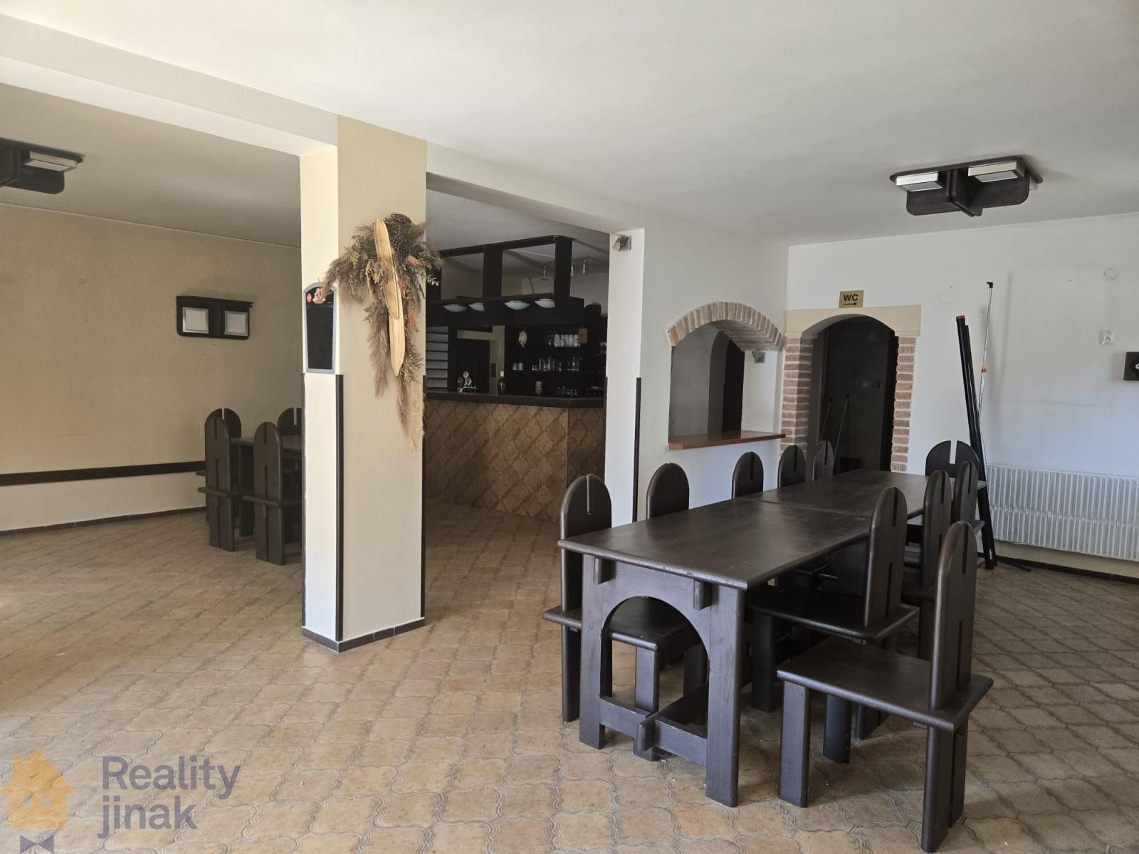 Prodej komerčního prostoru 300 m² - foto 5