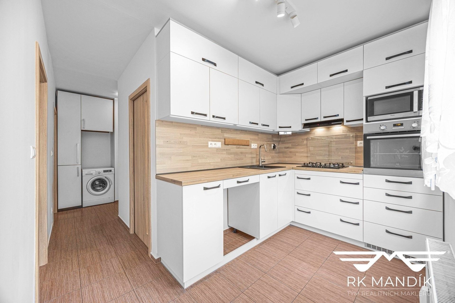 Pronájem bytu 3+1 72 m² - foto 1
