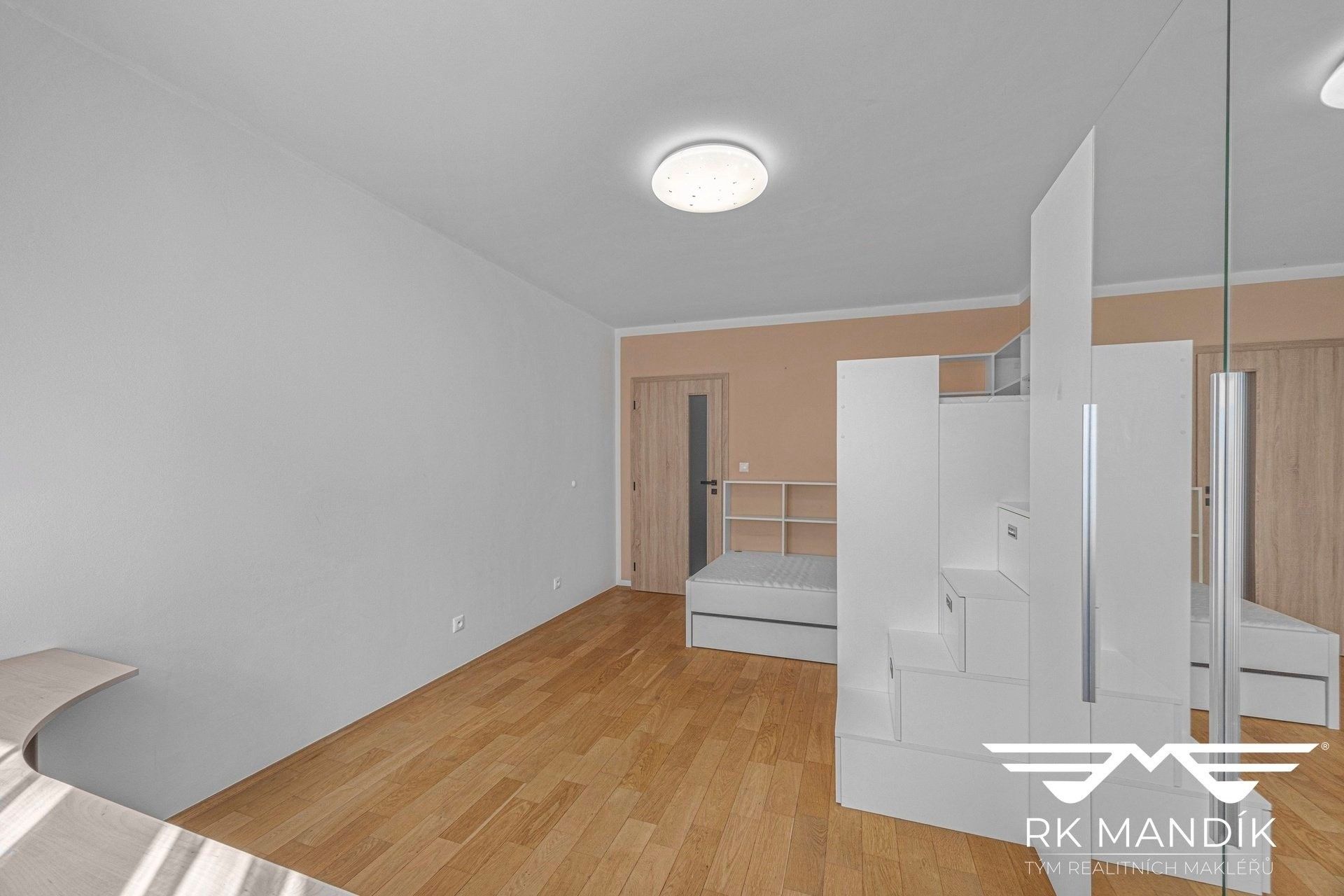 Pronájem bytu 3+1 72 m² - foto 13