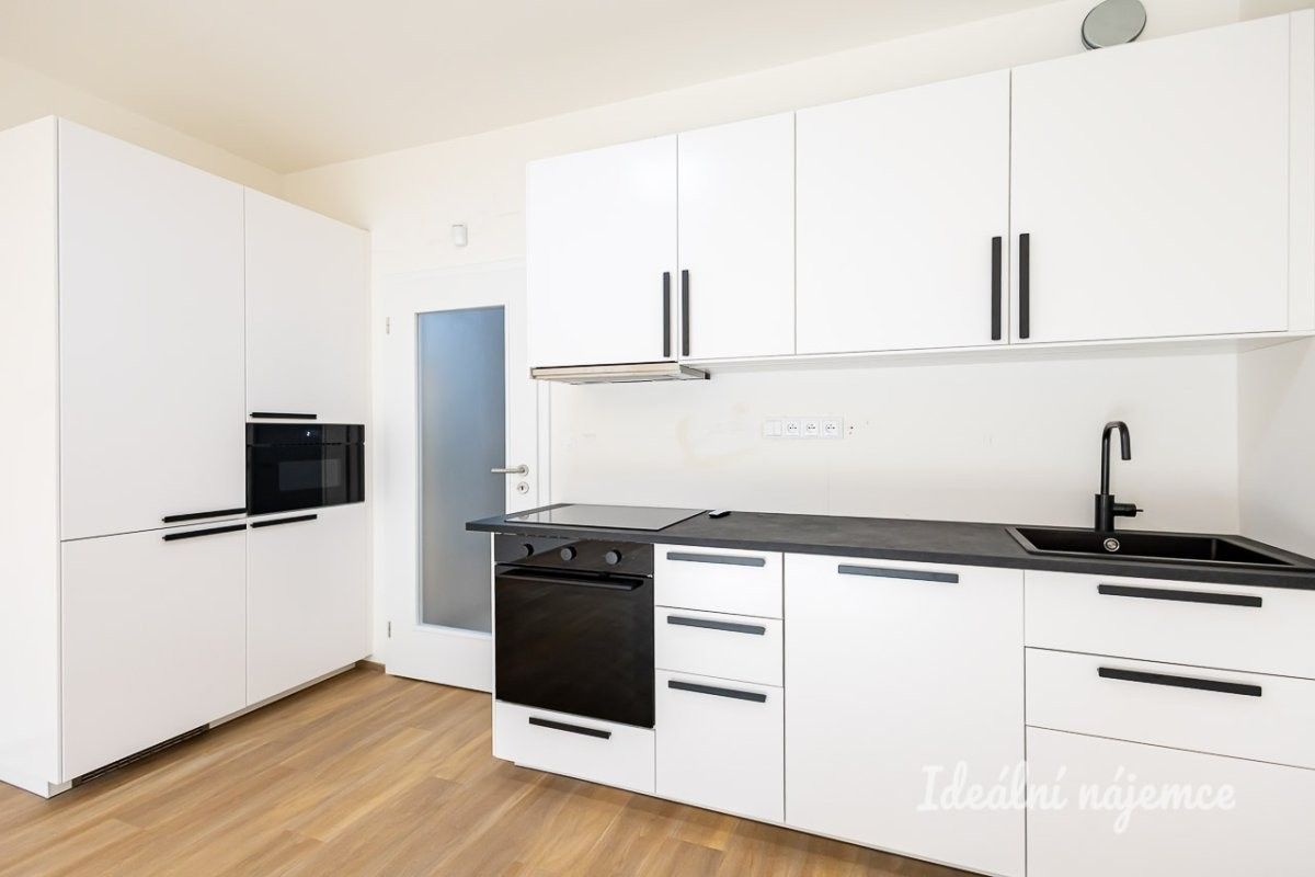 Pronájem bytu 1+kk 35 m² - foto 1