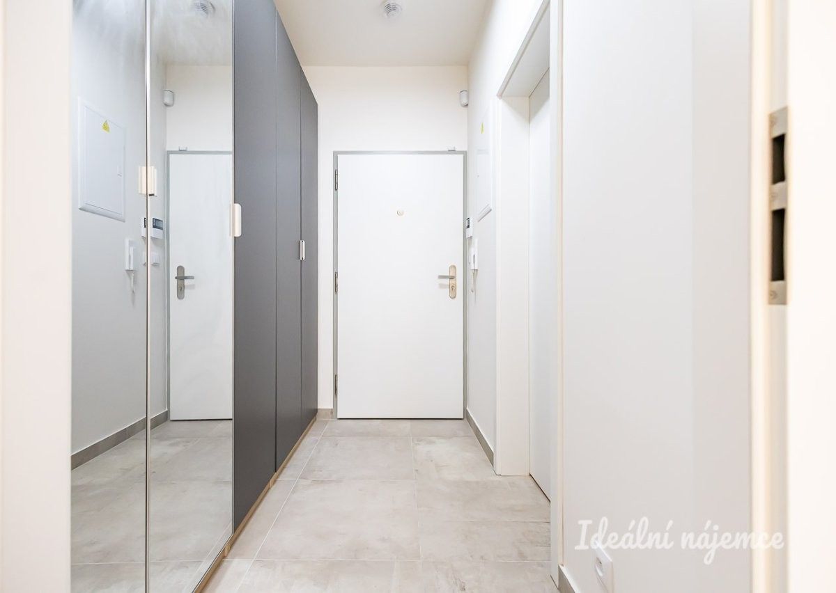 Pronájem bytu 1+kk 35 m² - foto 5