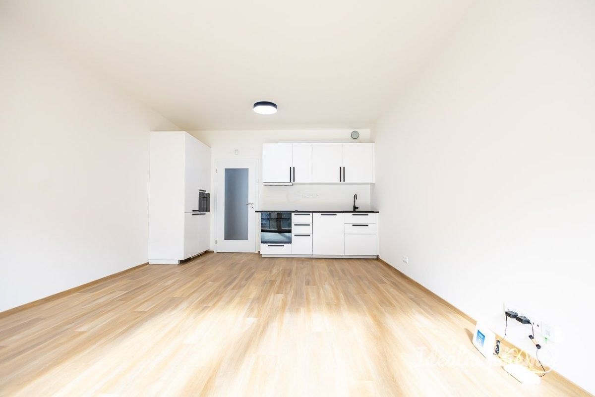 Pronájem bytu 1+kk 35 m² - foto 9