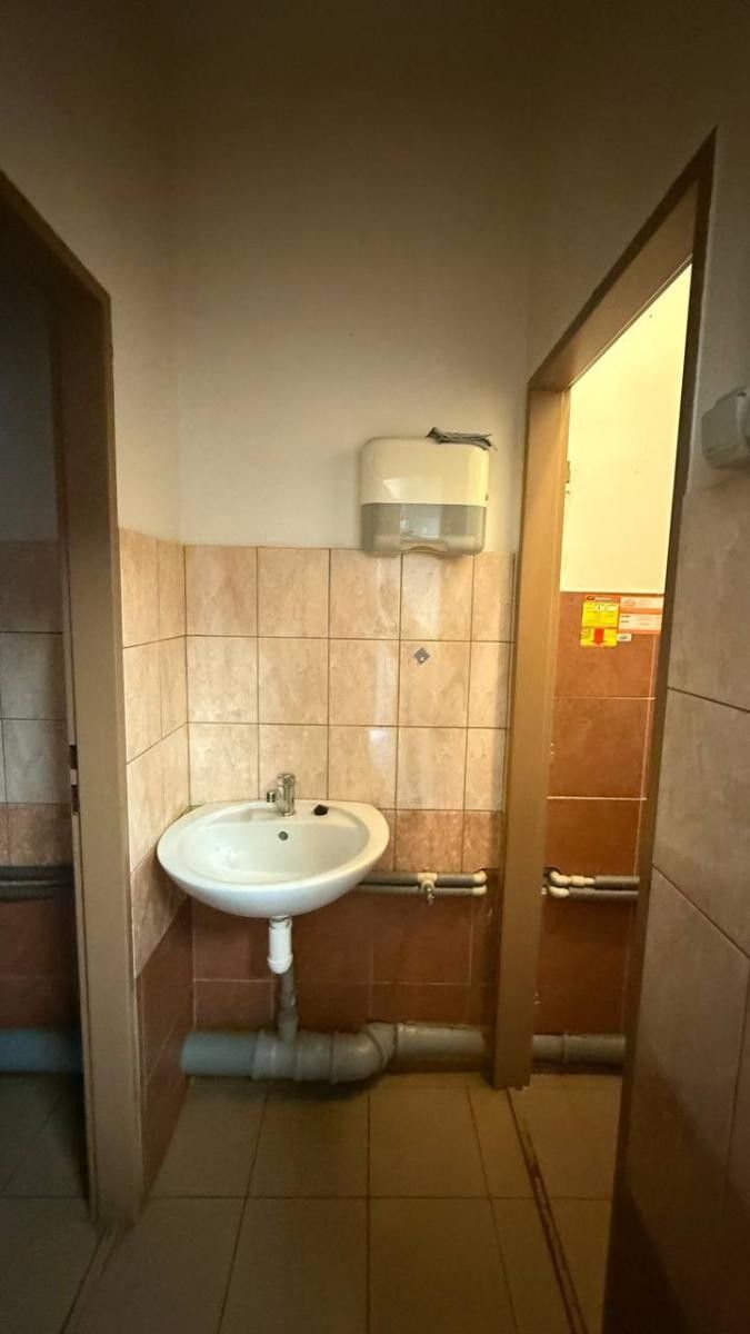 Pronájem komerčního prostoru 150 m² - foto 2