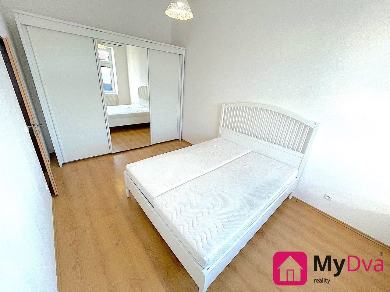 Pronájem bytu 2+1 68 m² - foto 5