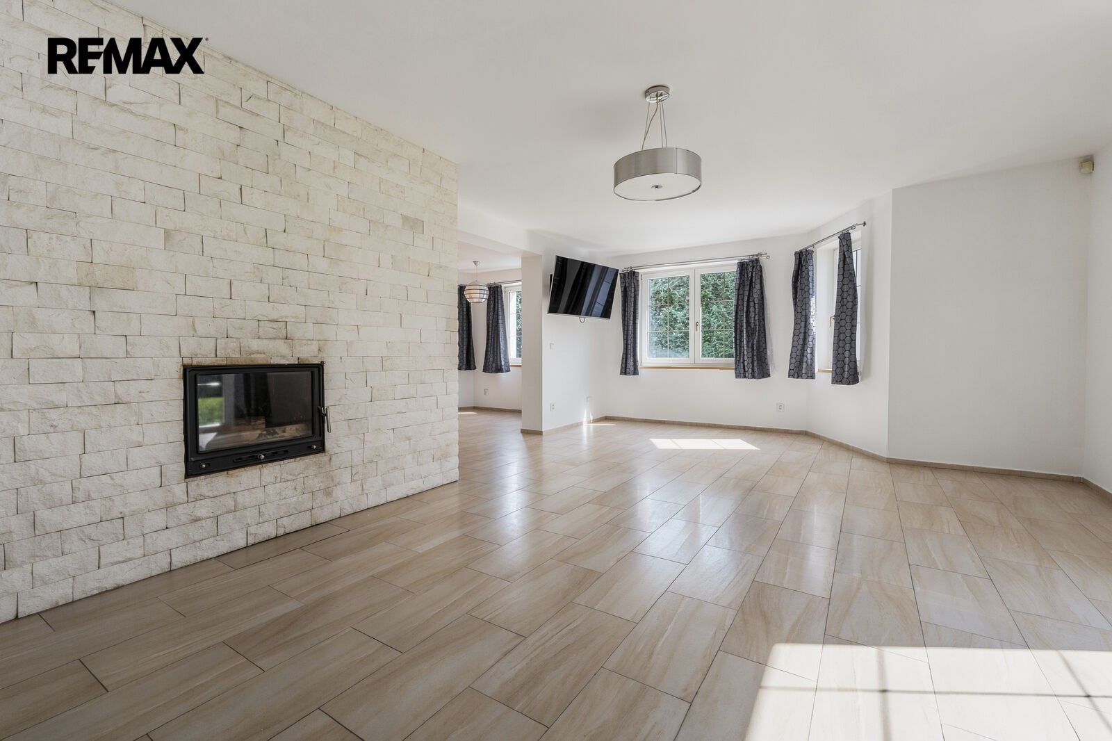 Prodej domu 196 m² - foto 1